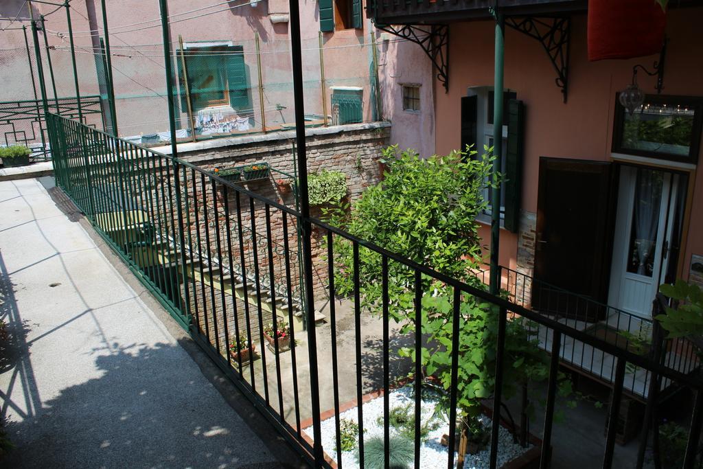 San Giacomo Apartment Венеция Номер фото